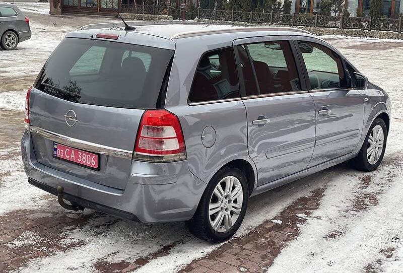 Opel Zafira COSMO 92kw 2010
