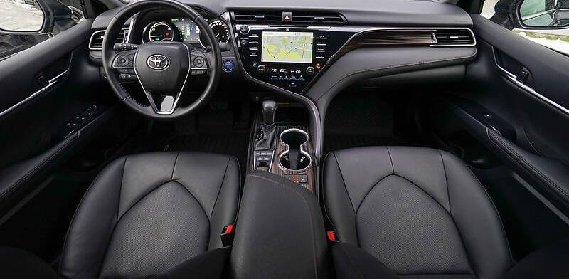 Toyota Camry Premium 2019