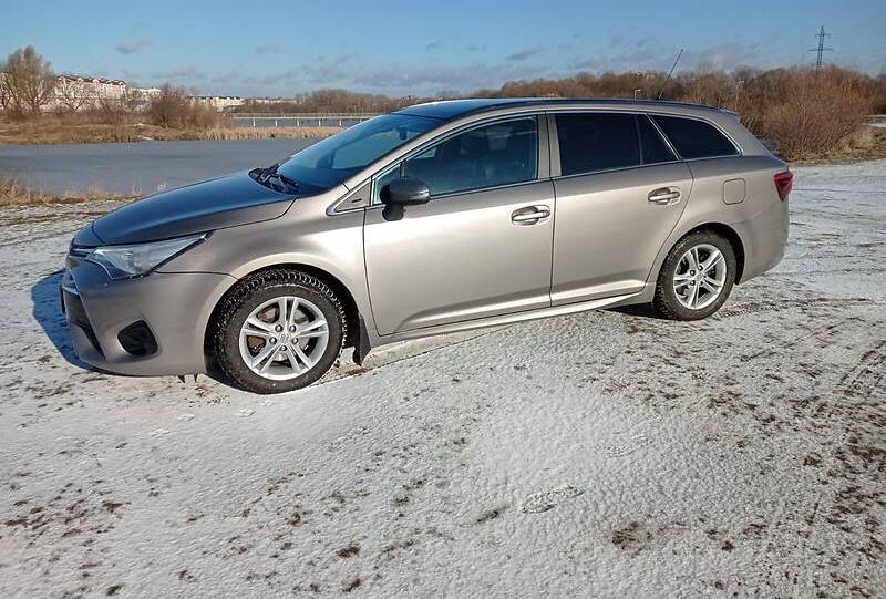 Toyota Avensis T27 2015