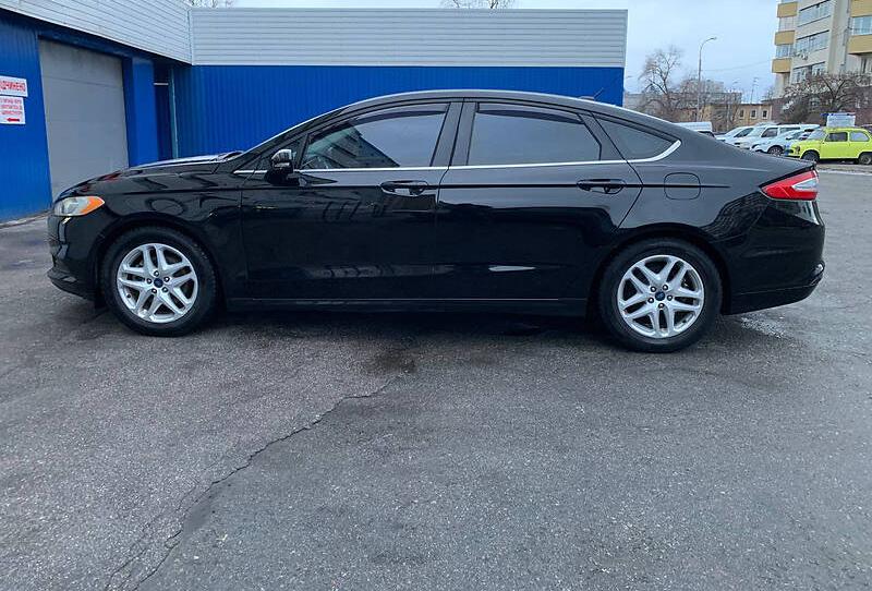 Ford Fusion SE 2015