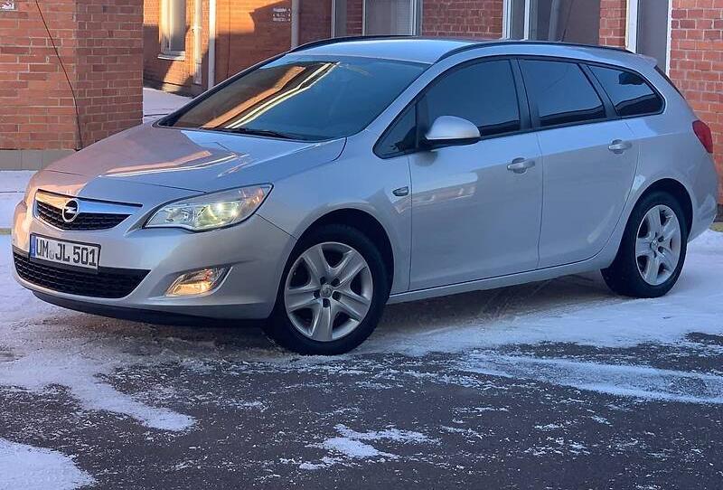 Opel Astra J 2012