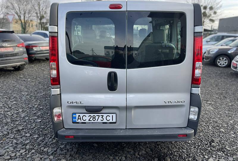 Opel Vivaro пасс. Pessenger 2011