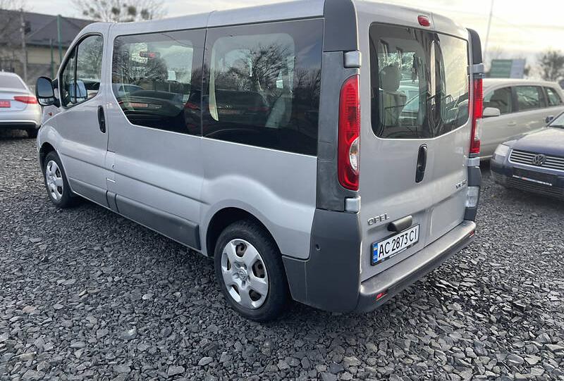Opel Vivaro пасс. Pessenger 2011