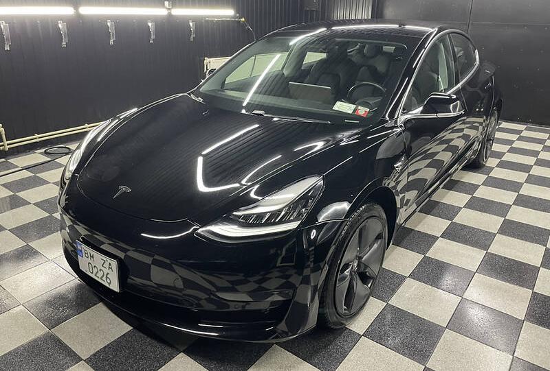 Tesla Model 3 MID RANGE 2018