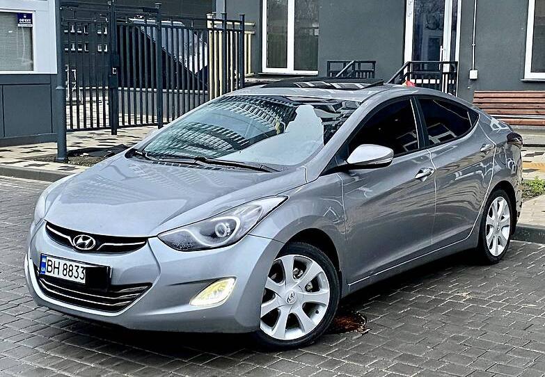 Hyundai Elantra 2012