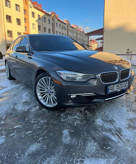 BMW 328 Luxury 2013
