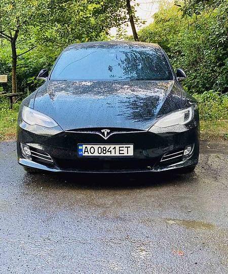 Tesla Model S P85D 700 HP 2015