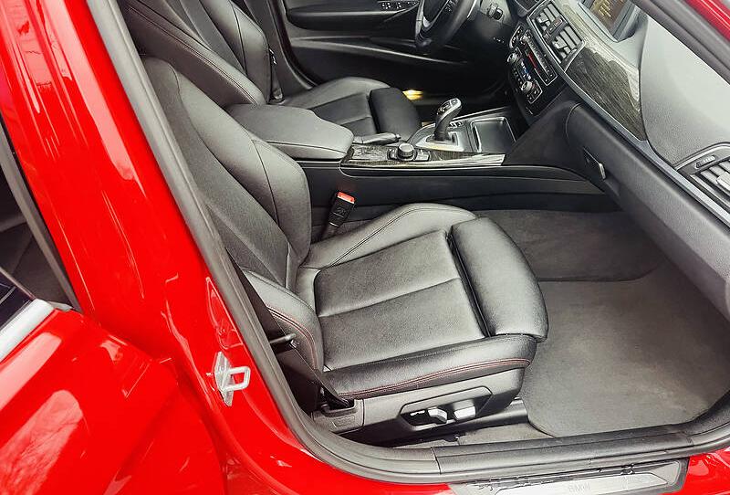 BMW 330 2016