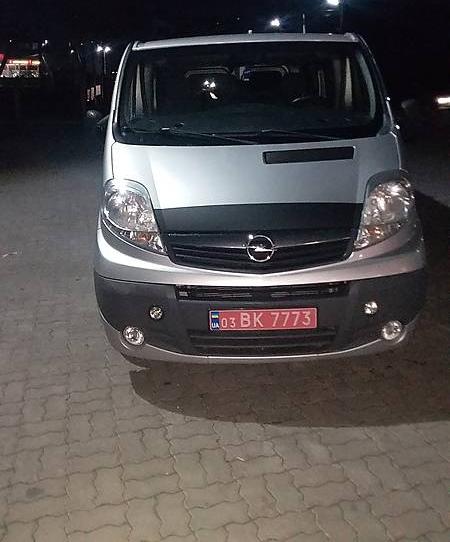 Opel Vivaro пасс. 2012