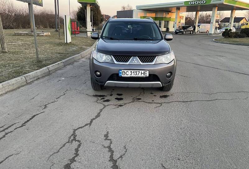 Mitsubishi Outlander XL 2009