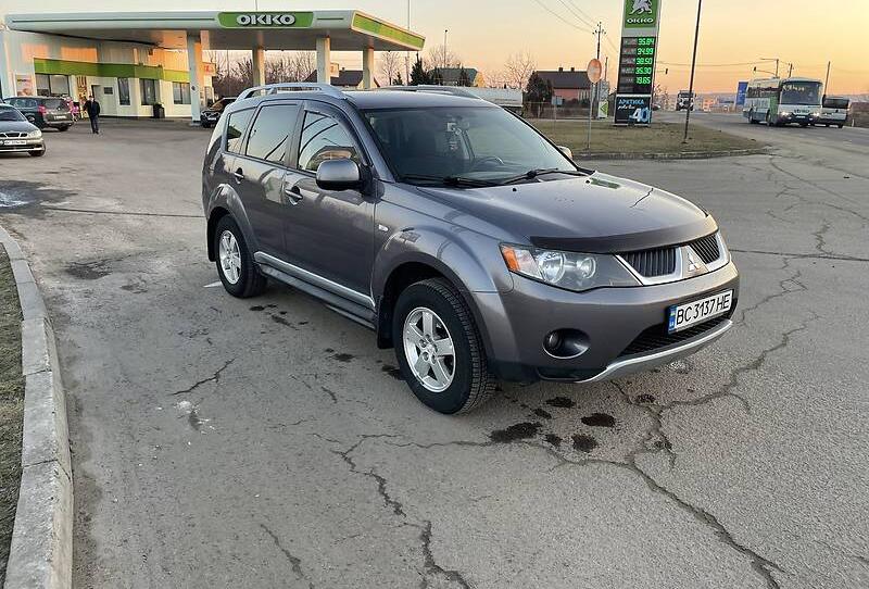 Mitsubishi Outlander XL 2009