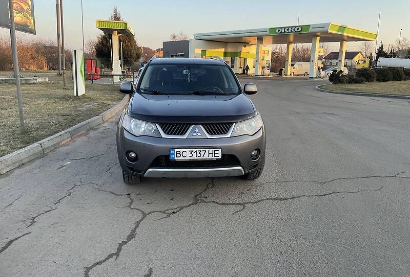 Mitsubishi Outlander XL 2009