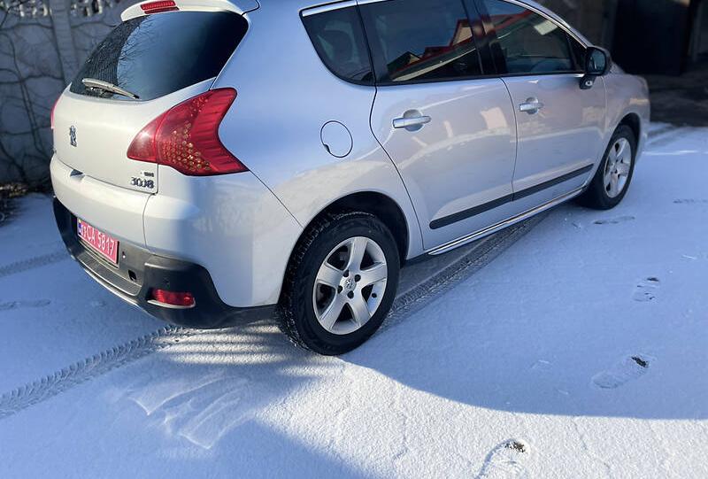 Peugeot 3008 2012