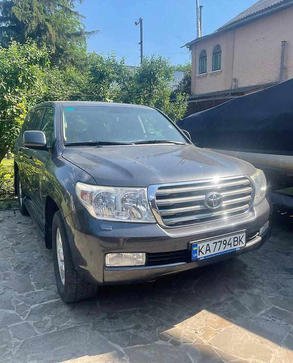 Toyota Land Cruiser 200 2010