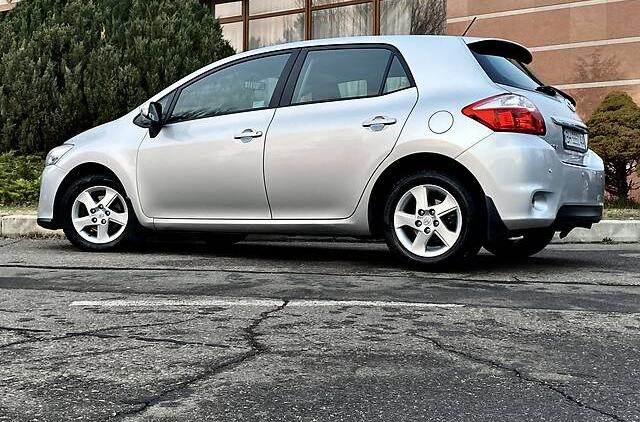 Toyota Auris 2011