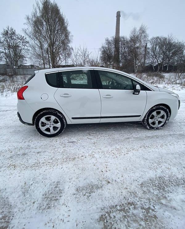 Peugeot 3008 2011