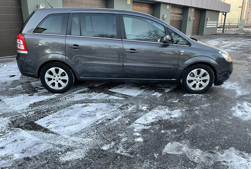 Opel Zafira Cosmo 2010