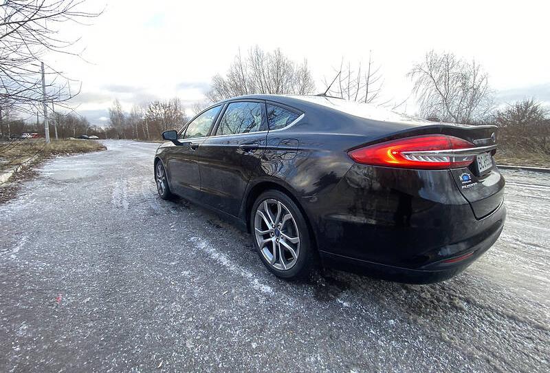 Ford Fusion SE 2016