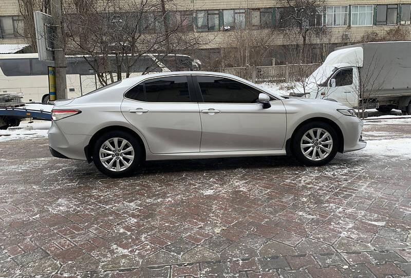 Toyota Camry 2019