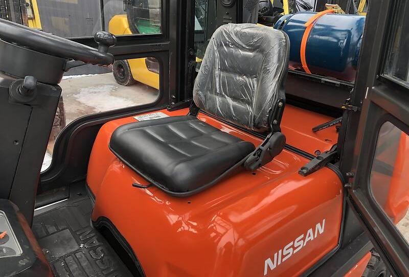 Nissan FG 25 2001