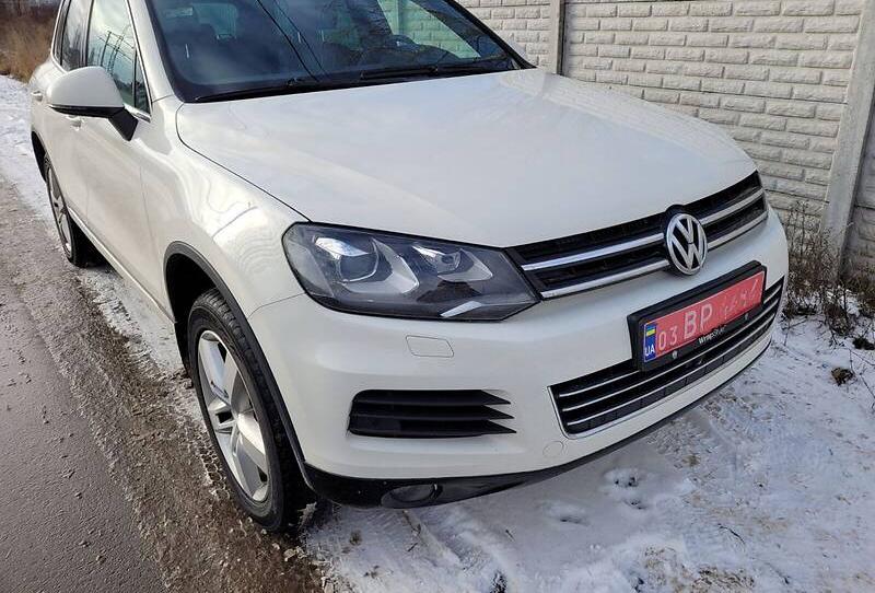 Volkswagen Touareg pnevma dinaudio 2011