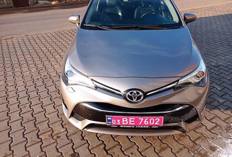 Toyota Avensis T27 2015
