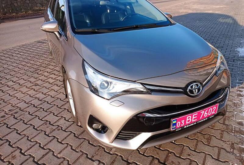 Toyota Avensis T27 2015
