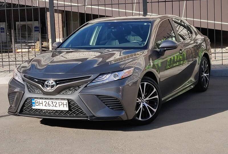 Toyota Camry SE 2019