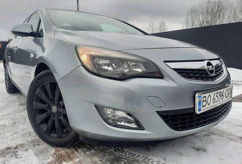 Opel Astra J 2010