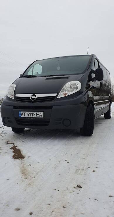 Opel Vivaro пасс. 2012
