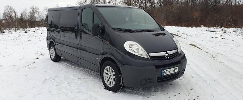 Opel Vivaro пасс. 2012