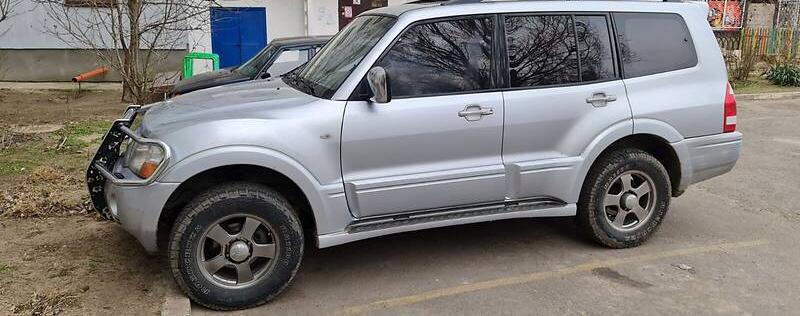Mitsubishi Pajero 2004