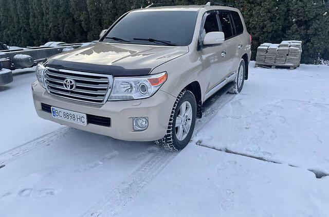 Toyota Land Cruiser 200 2012