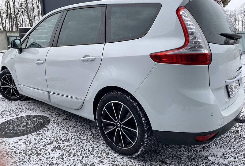 Renault Megane Scenic 2012