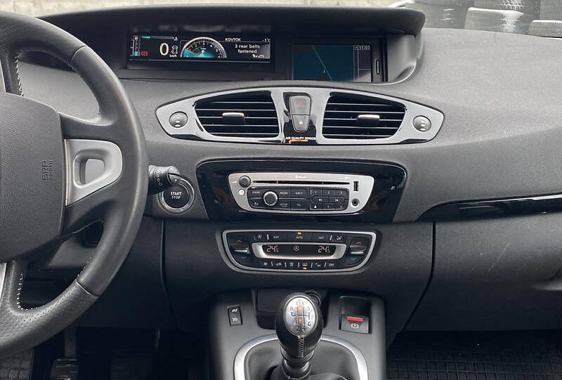 Renault Megane Scenic 2012