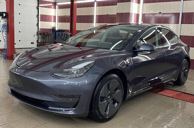 Tesla Model 3 2021