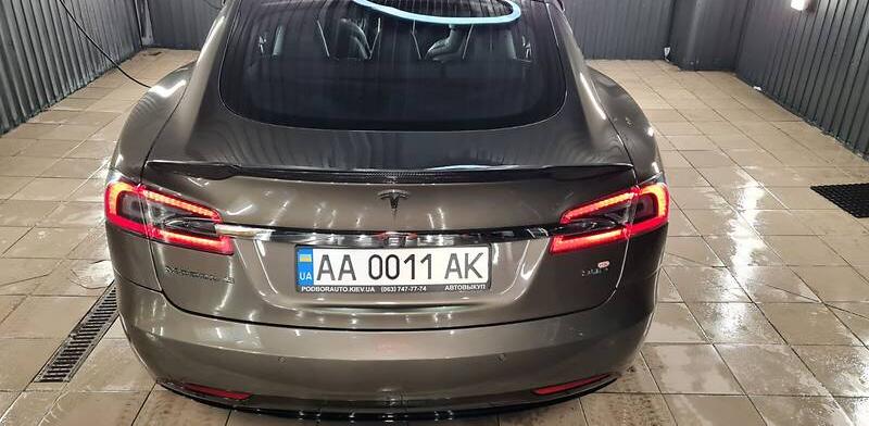 Tesla Model S 2017