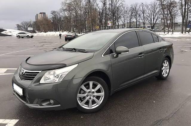 Toyota Avensis 2012