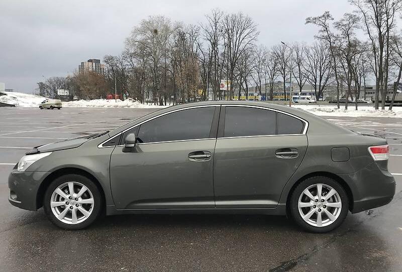 Toyota Avensis 2012