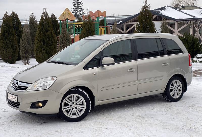 Opel Zafira COSMO 2010