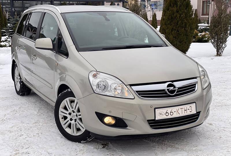 Opel Zafira COSMO 2010