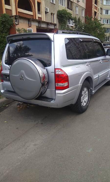 Mitsubishi Pajero GLS 2006