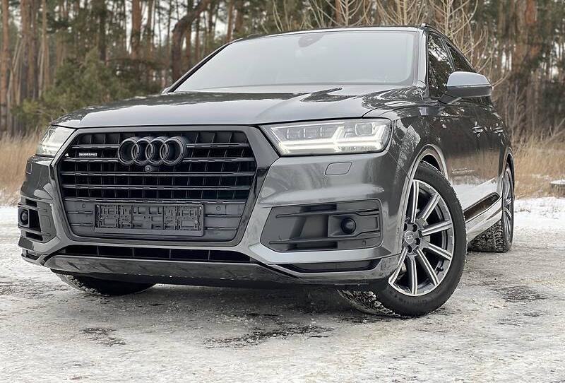 Audi Q7 S Line BLACK MATRIX  2017