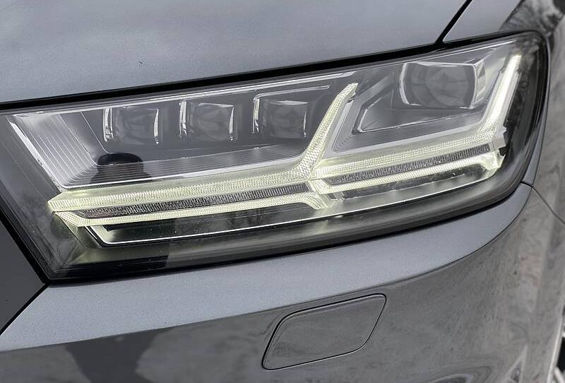 Audi Q7 S Line BLACK MATRIX  2017