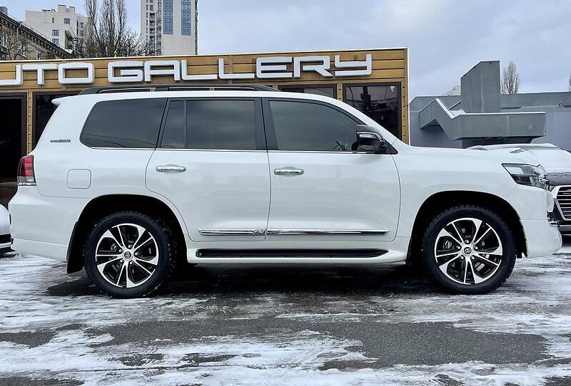 Toyota Land Cruiser 200 Executive Lounge  2020
