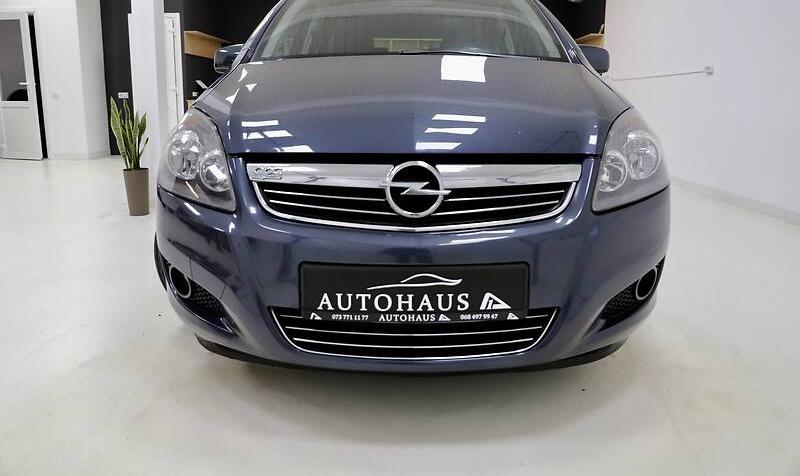 Opel Zafira 2011