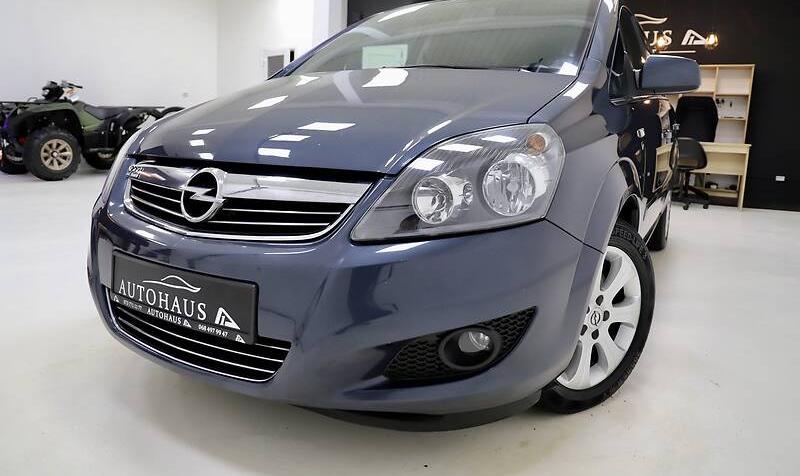 Opel Zafira 2011