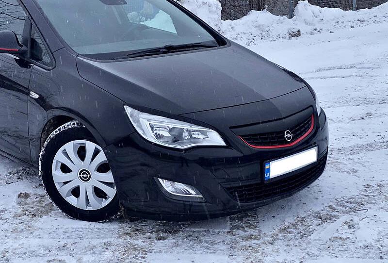Opel Astra J 2011