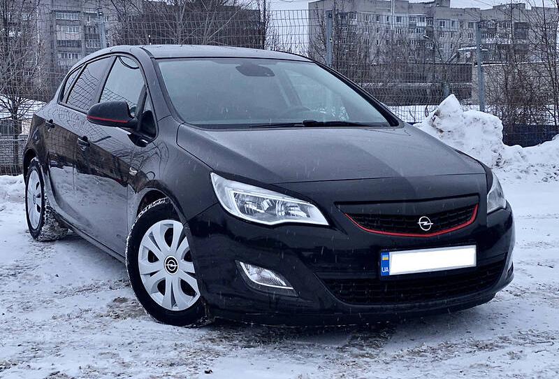 Opel Astra J 2011