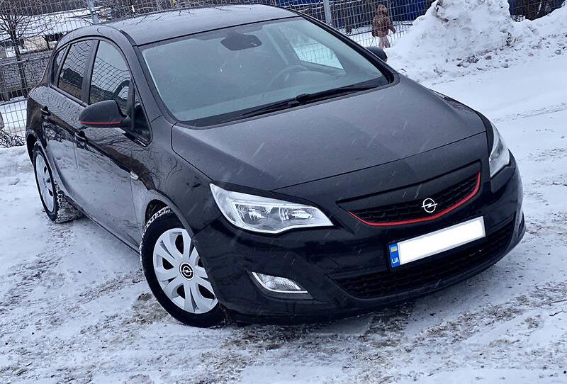 Opel Astra J 2011